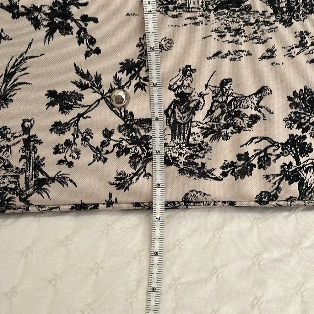 Toile print ..non branded bag - Picture 9 of 10